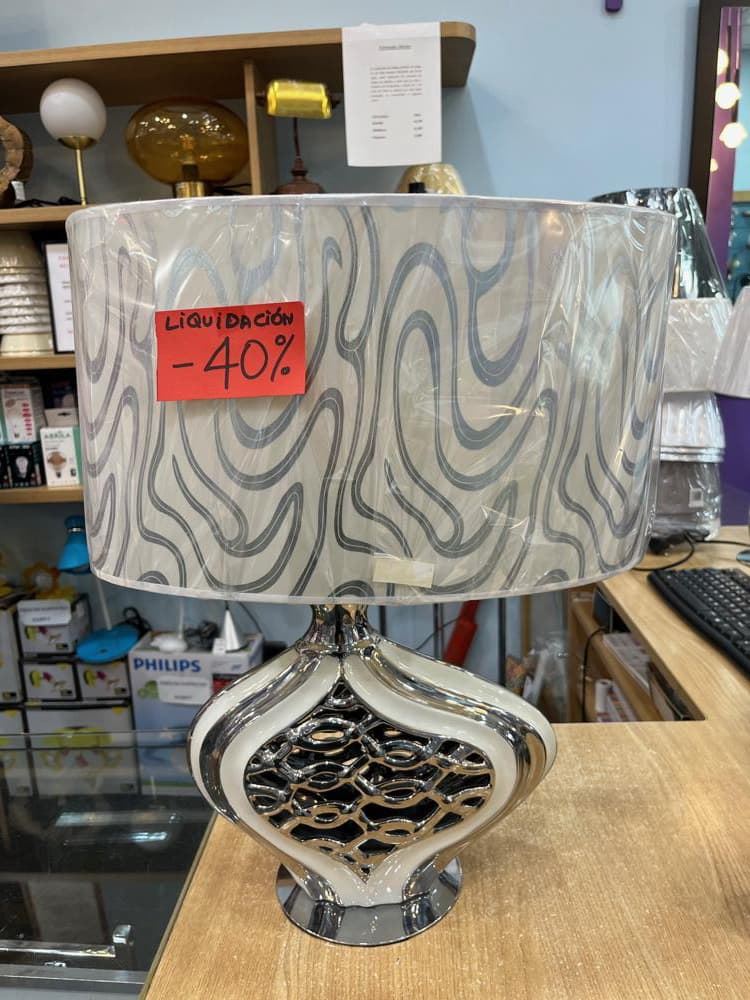 Lámpara de Cerámica con Pantalla Descentrada - Imagen 1