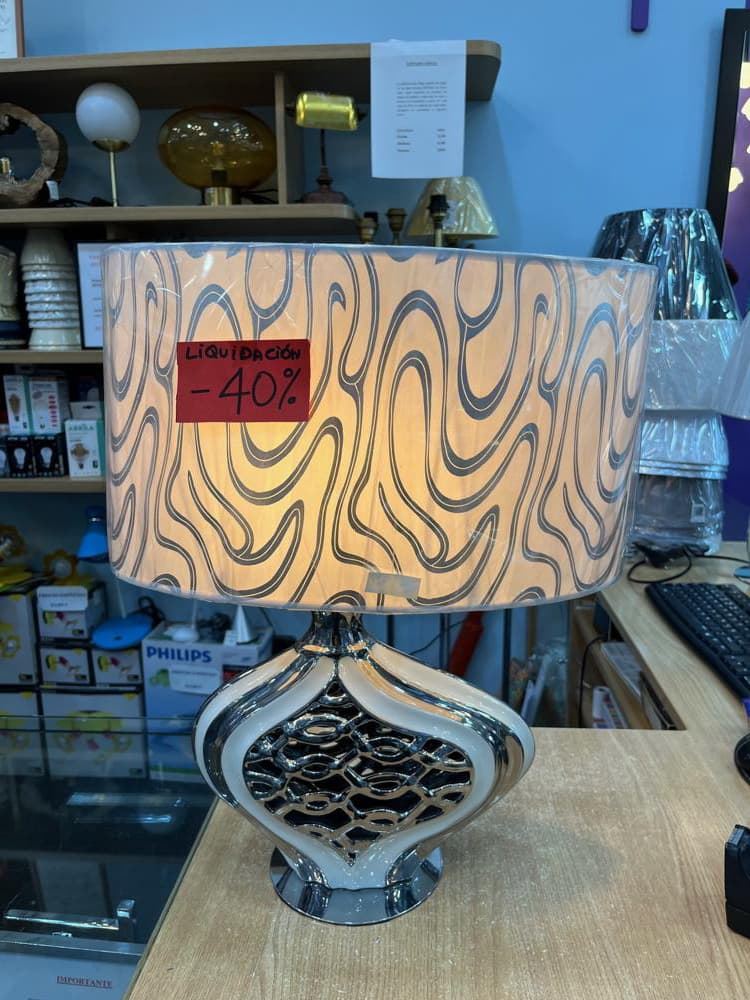 Lámpara de Cerámica con Pantalla Descentrada - Imagen 2